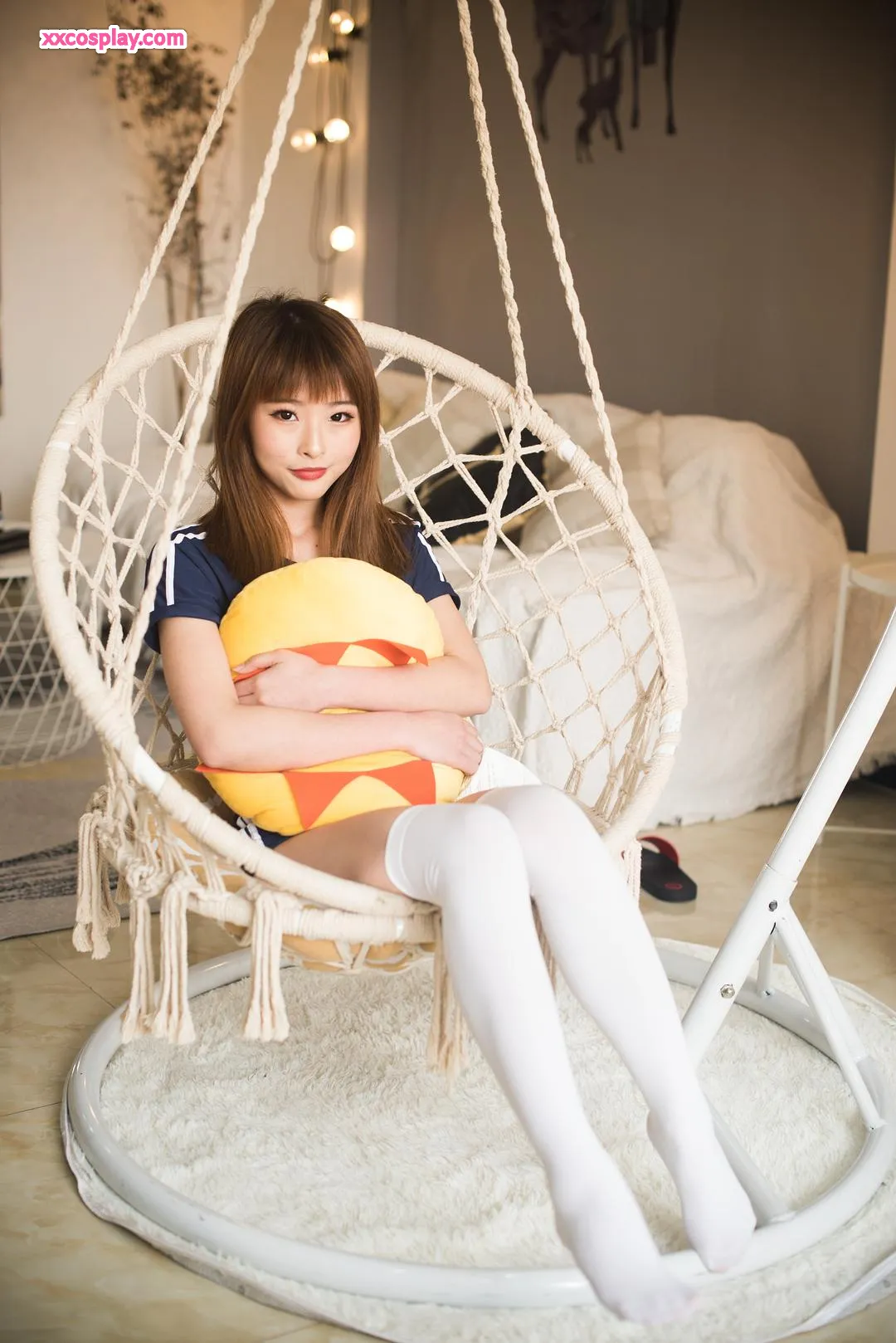 Yuno Shimizu: Gym Uniform & White Thigh-High Stockings